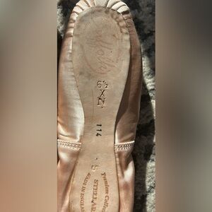 ✨6.5 XN Sonnet Suffolk Standard Shank Pointe Shoes✨